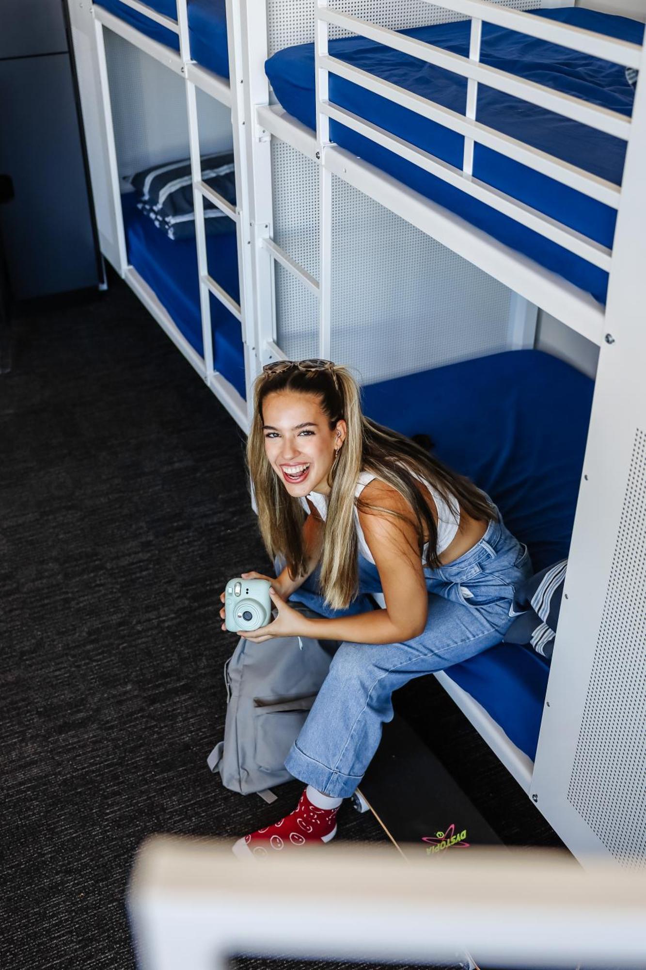 Wake Up! Sydney Central (Adults Only) Εξωτερικό φωτογραφία A woman in a hostel